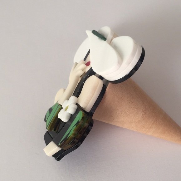 ๐50% OFF/3+...Young Lady in Summer Outfit Brooch (Green/White) - Picture 7 of 13